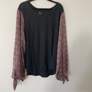 Women's Black and Purple Long Sleeve Top